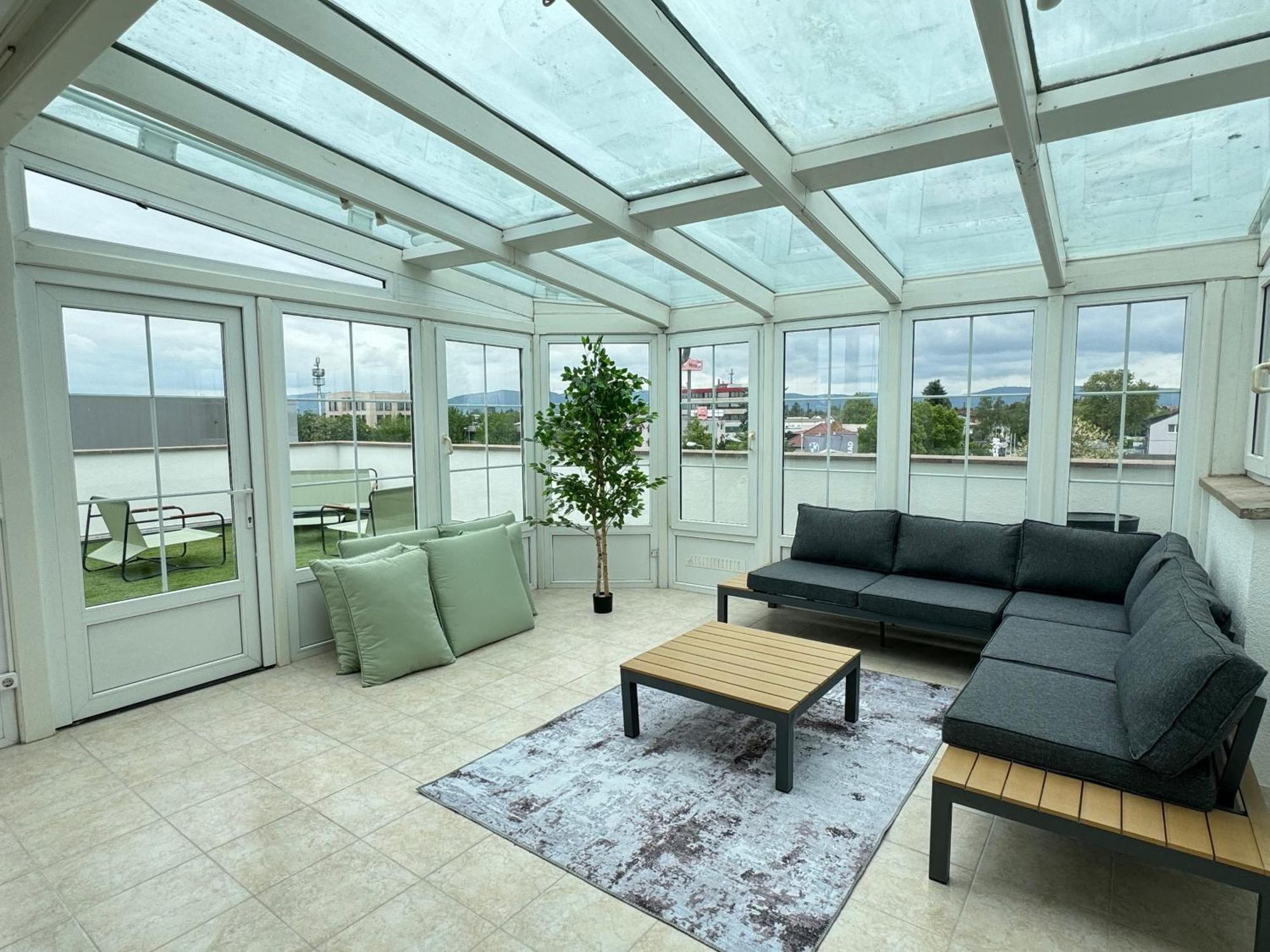 220 Qm Penthouse Wohnung Mit Fahrstuhl - Ohne Spa MHG Kültér fotó