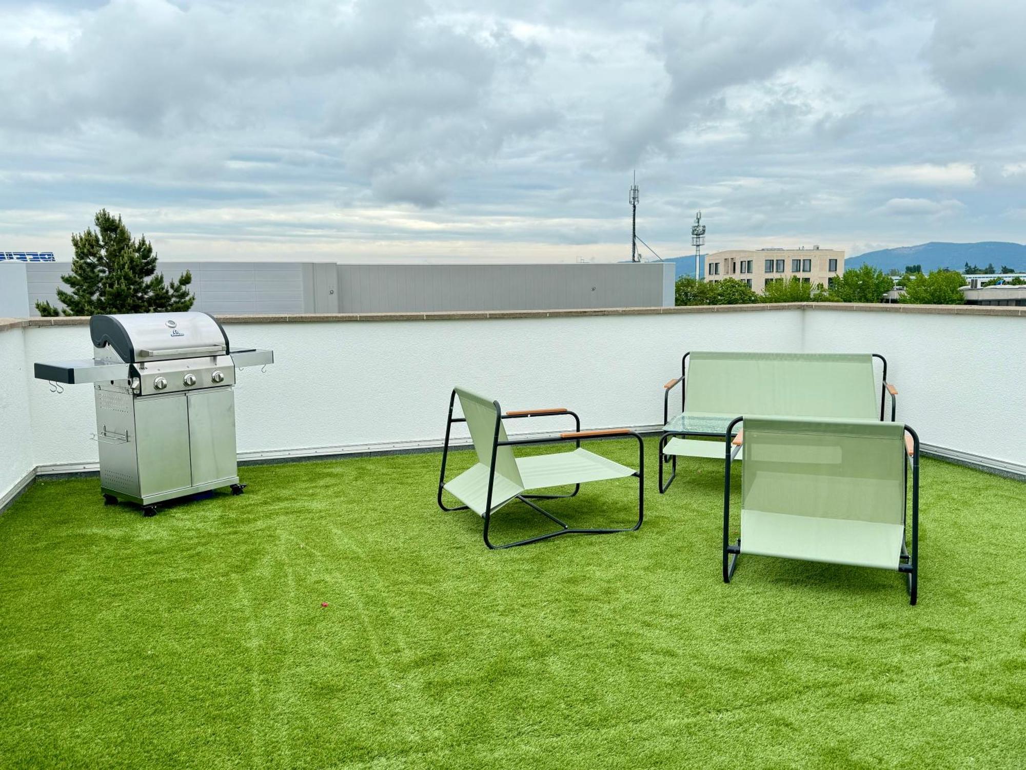 220 Qm Penthouse Wohnung Mit Fahrstuhl - Ohne Spa MHG Kültér fotó